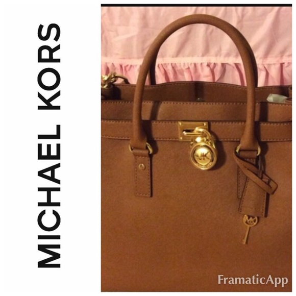 Michael Kors Handbags - Michael Kors Hamilton Large Satchel (SALE)